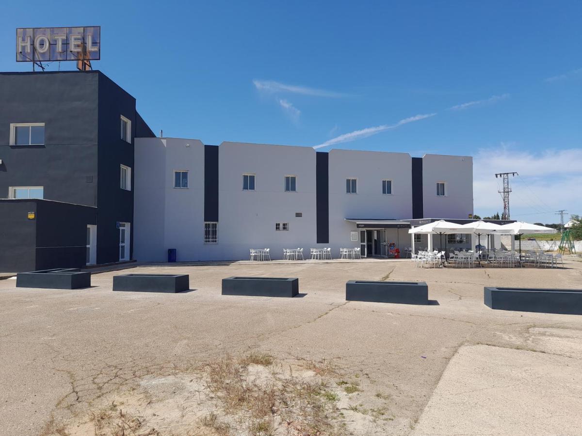 Hotel Oriana Badajoz Bagian luar foto